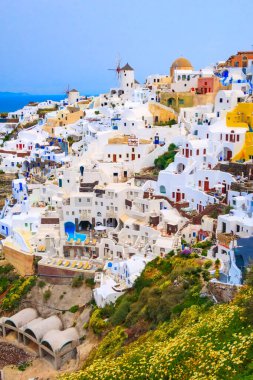 Santorini adasında Oia bahar manzarası, Yunanistan