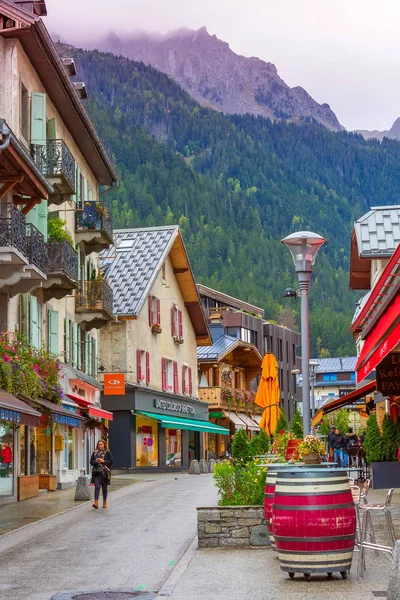 Chamonix Mont-Blanc, Frankrijk uitzicht op de straat — Stockfoto