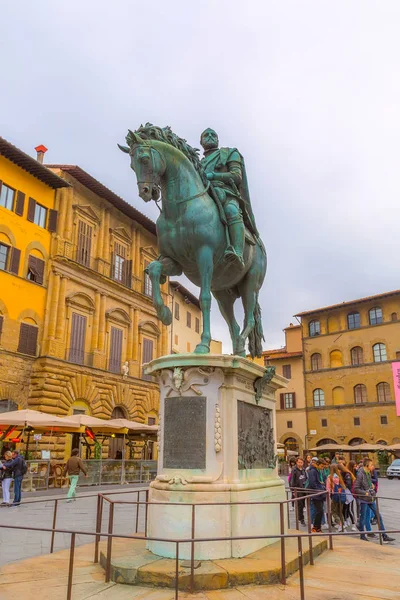 Florenz, italien Bronzestatue von cosimo medici — Stockfoto