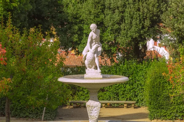 Estatua de la fuente en los jardines de Boboli, Florencia, Italia —  Fotos de Stock