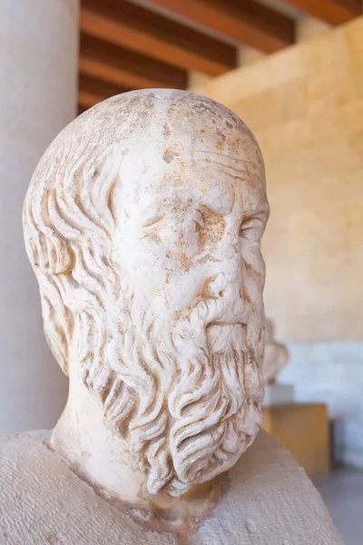 Estátua de Heródoto em Atenas, Grecia — Fotografia de Stock
