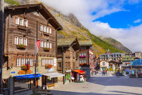 Zermatt, Švýcarsko ulice pohled — Stock fotografie
