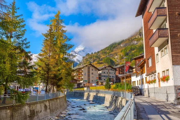 Zermatt, Suiza Street View y Matterhorn — Foto de Stock
