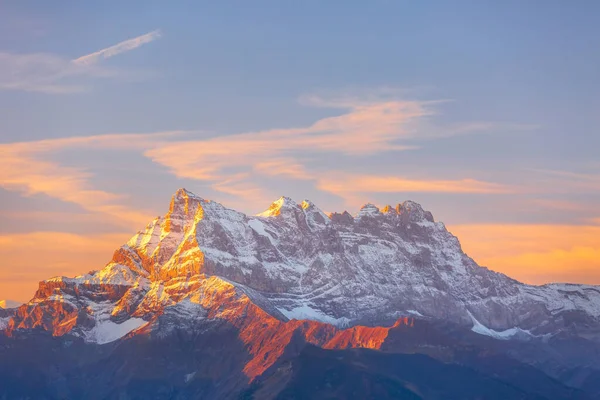 İsviçre Alplerinde Dents du Midi