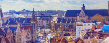 Gent, Belçika 'nın St. Michael Köprüsü, kilise ve kanal manzaralı panoramik pankartı.
