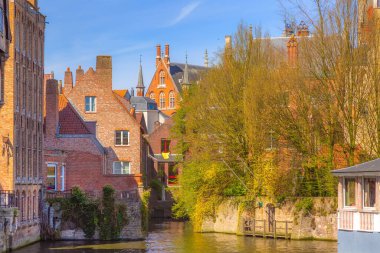 Bruges, Belçika 'da kanal manzaralı şehir manzarası
