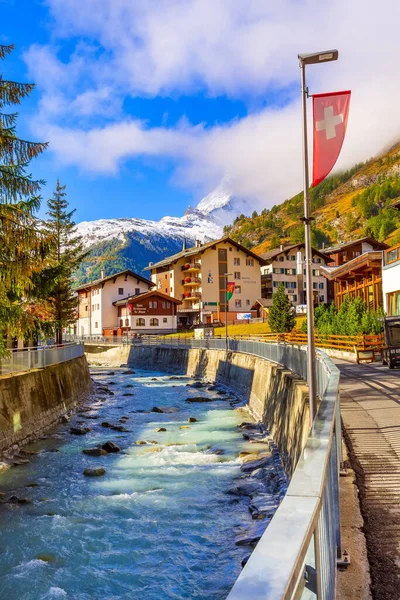 Zermatt, Suiza Street View y Matterhorn — Foto de Stock