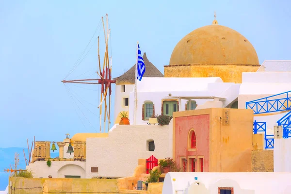 그리스 산토리니 섬에 있는 오이아 풍차 — 스톡 사진