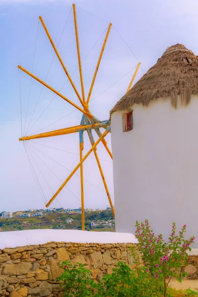 Mykonos väderkvarn i Grekland, Kykladerna — Stockfoto
