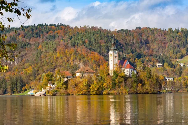 Bled, Slovenia панорамный вид с церковью — стоковое фото
