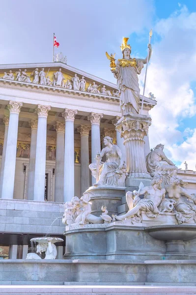 Parliament and Athena statue, Vienna, Austria — Stock Photo, Image