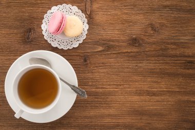 Bir fincan çayla makarna. 