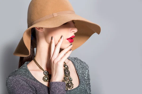 Mulher chapéu de outono — Fotografia de Stock