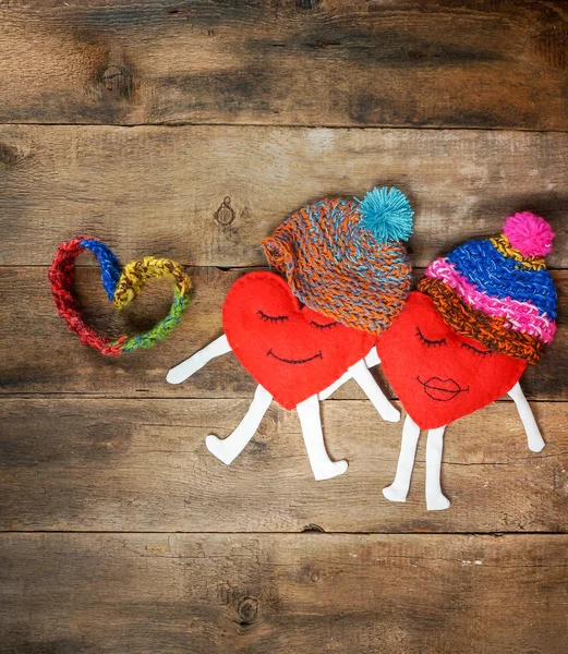 Pareja feliz enamorada en otoño —  Fotos de Stock