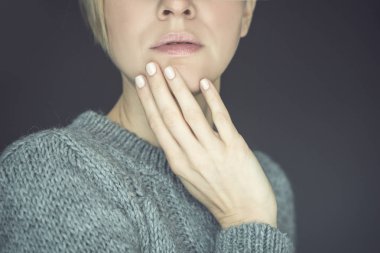 kadın çıplak makyaj ve manikür