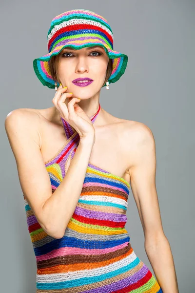 Happy summer woman in bright outfit — Stock Photo, Image