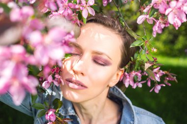 Şehir Parkı genç hayal kadın