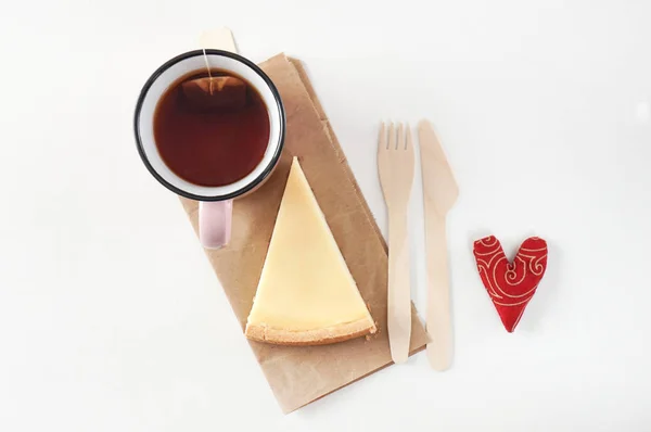 Ochtend thee tijd landschap met cheesecake — Stockfoto