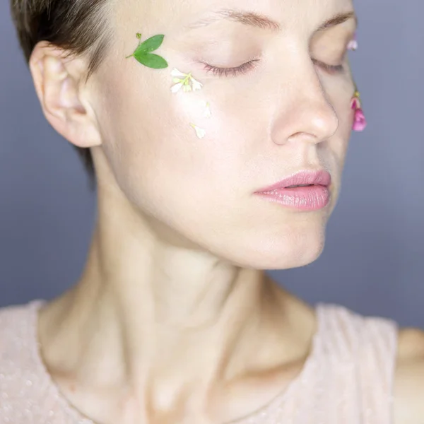 Organic makeup woman — Stock Photo, Image