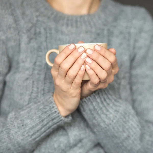 Woman drinking hot coffee — Stock Photo, Image