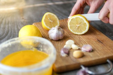 Limon, sarımsak ve bal ile alternatif tıp 