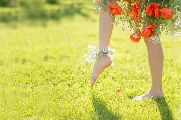 Beautiful woman legs barefoot — Stock Photo, Image