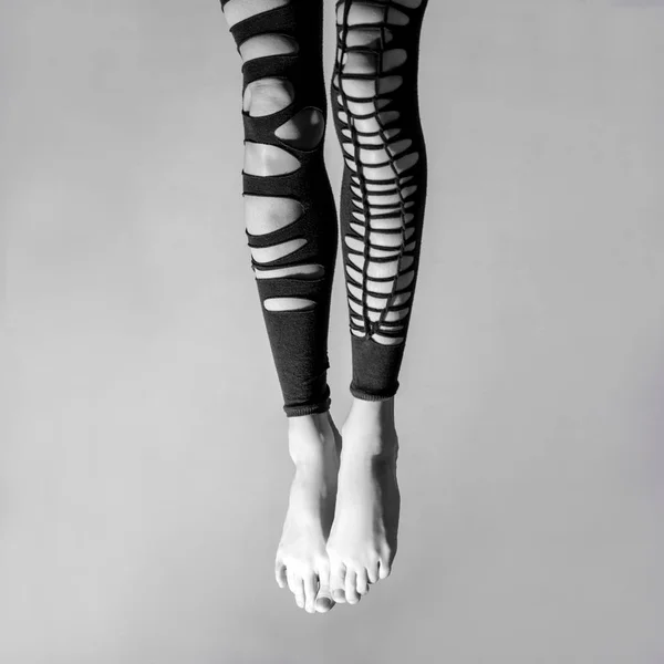 Όμορφη Σέξι Γυναίκα Πόδια Μαύρο Και Άσπρο — Φωτογραφία Αρχείου