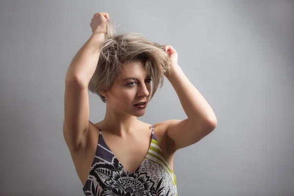 Portrait Beautiful Woman Short Hair Studio Shot — Stock Photo, Image