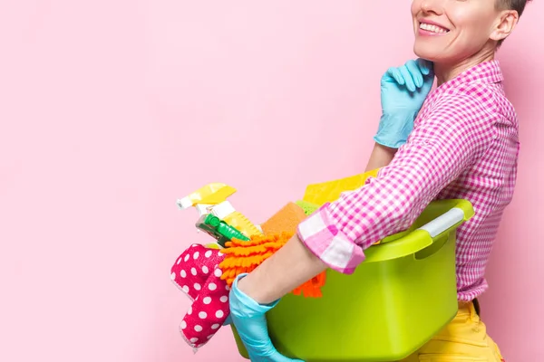 Mujer Con Suministros Casa Lista Para Limpiar Habitación Concepto Limpieza —  Fotos de Stock
