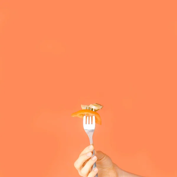 Konzept Für Gesunde Ernährung Gabel Mit Einer Scheibe Tomaten Und — Stockfoto