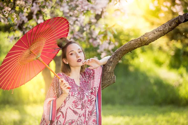 Femme Japonaise Kimono Avec Parapluie Beauté Asiatique Fille Avec Lumineux — Photo