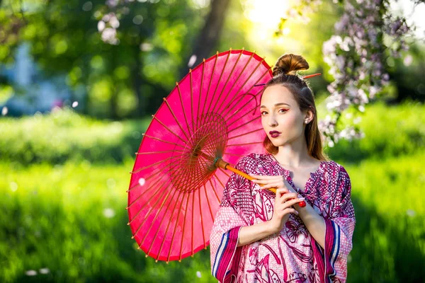 Mujer Japonesa Kimono Con Paraguas Belleza Chica Asiática Con Brillante —  Fotos de Stock