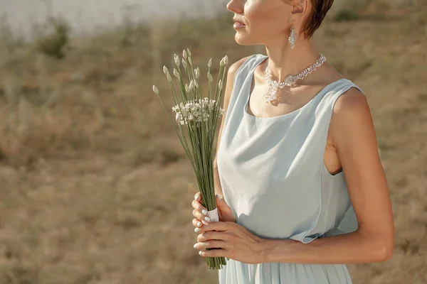 Mulher Beleza Casamento Vintage Azul Com Bouquet Casamento Elegante Simples — Fotografia de Stock