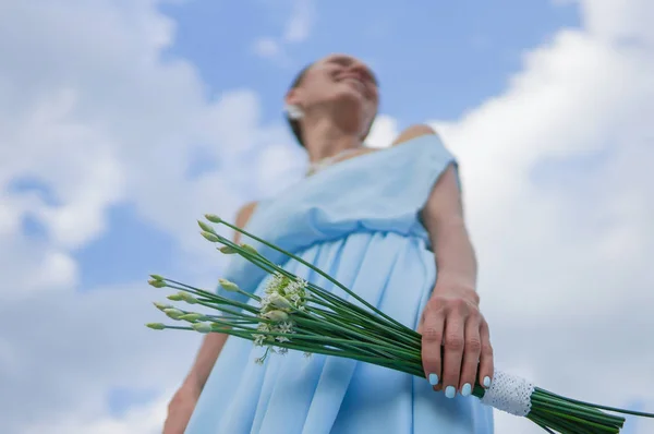 Mulher Beleza Casamento Vintage Azul Com Bouquet Casamento Elegante Simples — Fotografia de Stock