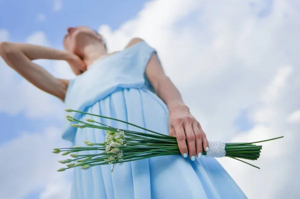 Mulher Beleza Casamento Vintage Azul Com Bouquet Casamento Elegante Simples — Fotografia de Stock