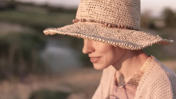 Beautiful Woman Wearing Straw Hat Focus Hat — Stock Photo, Image