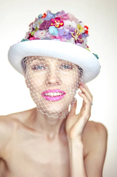 Elegant Summer Bride Wearing Hat Veil Bright Makeup — Stock Photo, Image