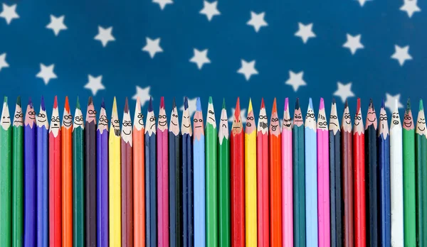 Ceruzák Egymás Után Csillagok Felett Kék Amerikai Háttérrel Egység Csapatmunka — Stock Fotó