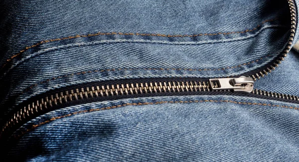 Detal Jeansowej Kurtki Rowerowej Przycięte Zbliżenie Strzał Kobiety Oversize Dżinsowa — Zdjęcie stockowe