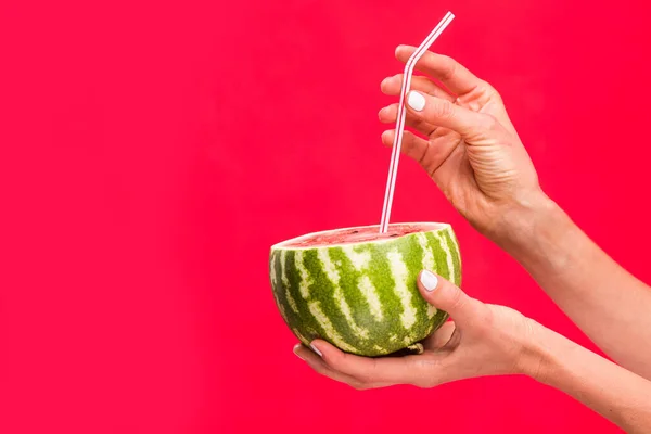 Jugo Sandía Concepto Mano Mujer Arte Creativo Comida Mínima Foto — Foto de Stock