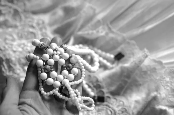 Hochzeitsaccessoires Über Hochzeitskleid Aus Seide Und Spitze Schwarz Weiß Image — Stockfoto