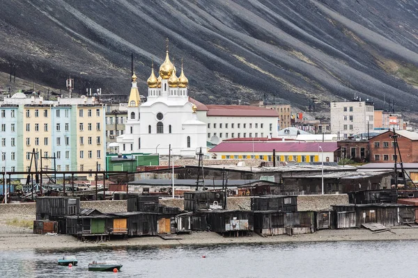 Iglesia Ortodoxa en la ciudad de Egvekinot en Chukotka — Foto de Stock