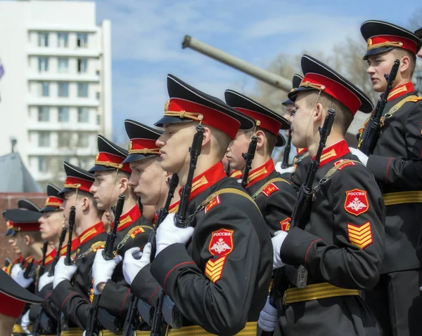Vladivostok Primorsky Krai Russia 2018 Cadets Suvorov School Kalashnikov Rifles — Stock Photo, Image