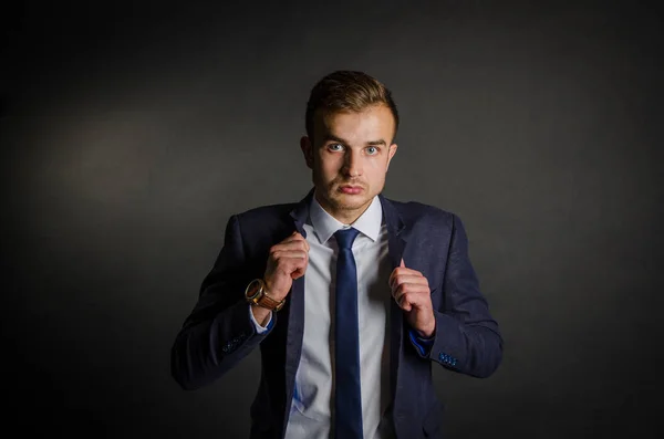 Genç başarılı iş adamı