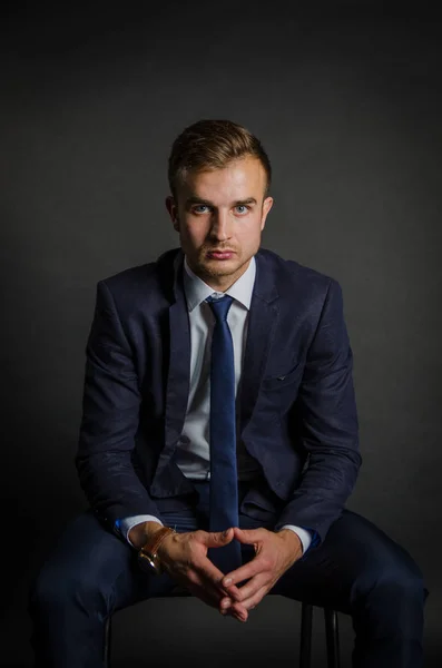 Genç başarılı iş adamı