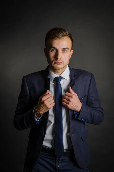 Genç başarılı iş adamı