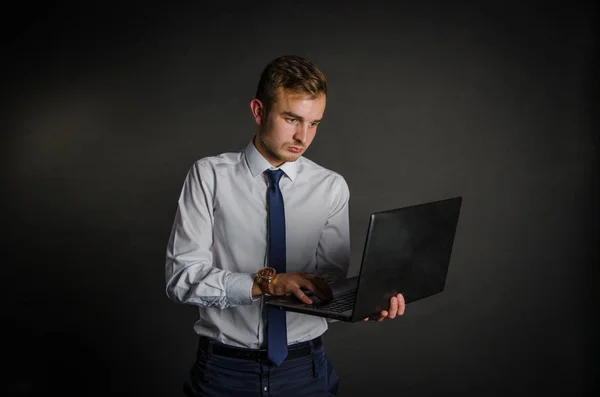 Genç başarılı iş adamı