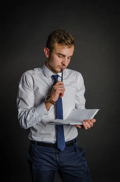 Genç başarılı iş adamı