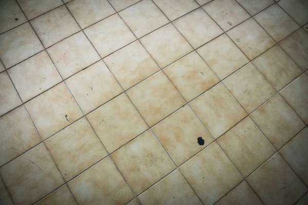 Kirli ve eski kiremitli kat arka planı için