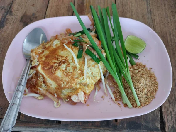 Pad Thai Sur Disque Rose Nourriture Thaïlandaise — Photo